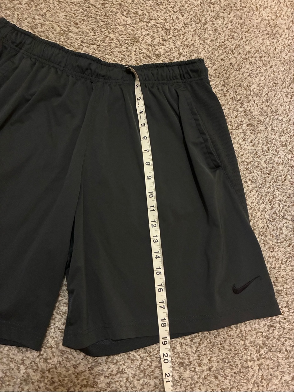 Men’s Nike Shorts - Picture 2 of 4